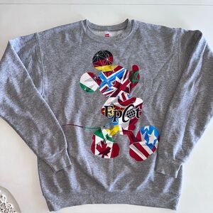 Vtg Small Epcot Disney Parks Mickey Crewneck Gray Sweatshirt Graphic Flag Hanes